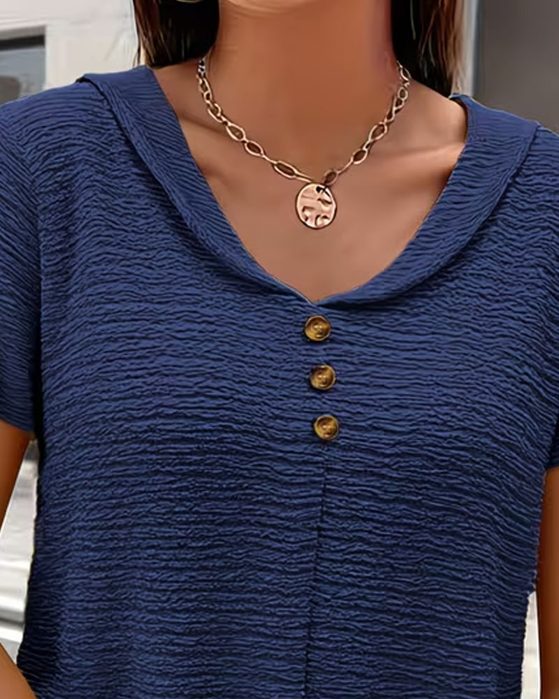 Peter Pan Collar T-Shirt with Three Buttons