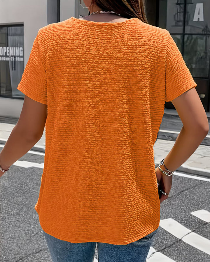 Peter Pan Collar T-Shirt with Three Buttons