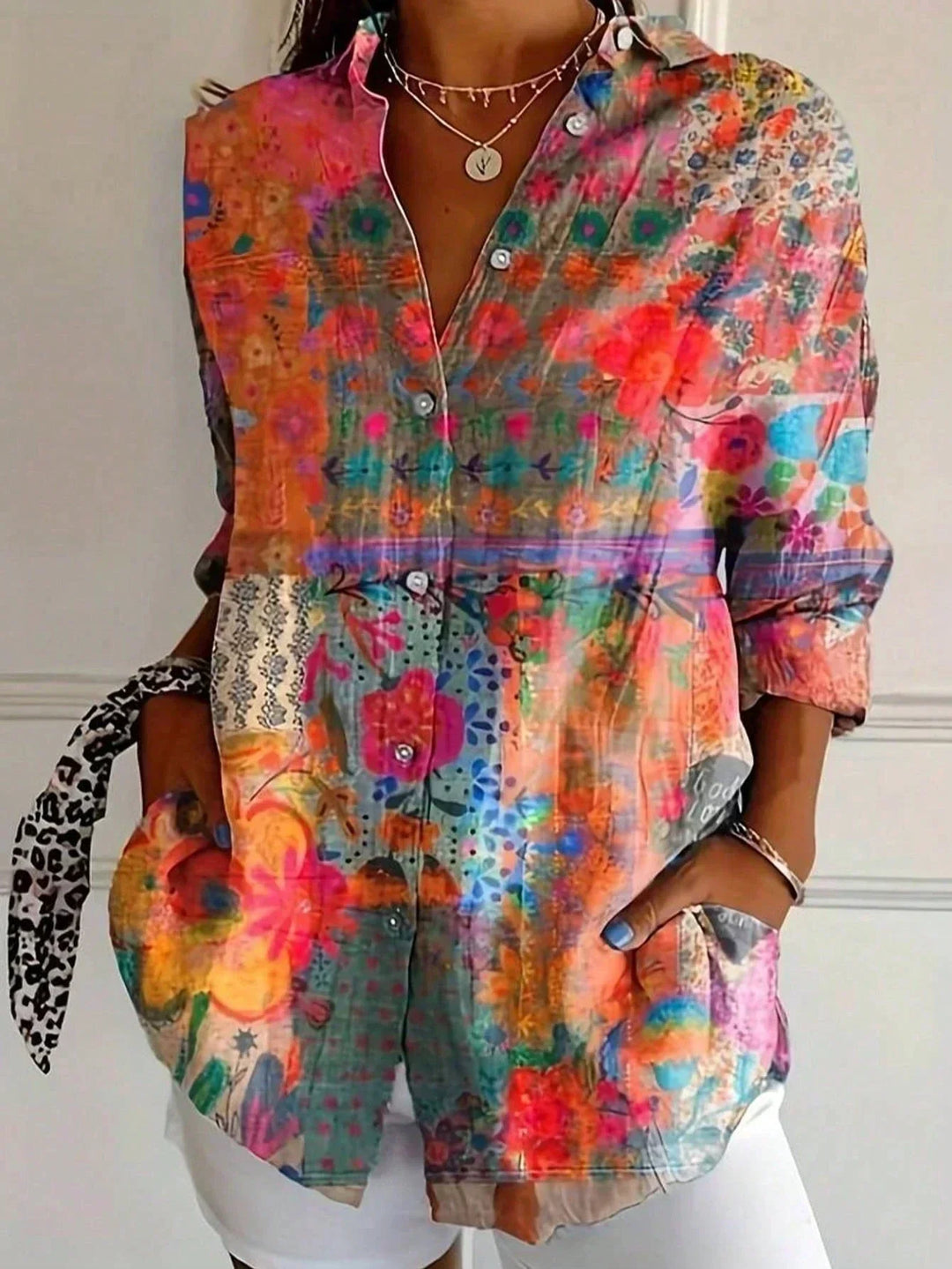 Nina | Blouse with a colourful print