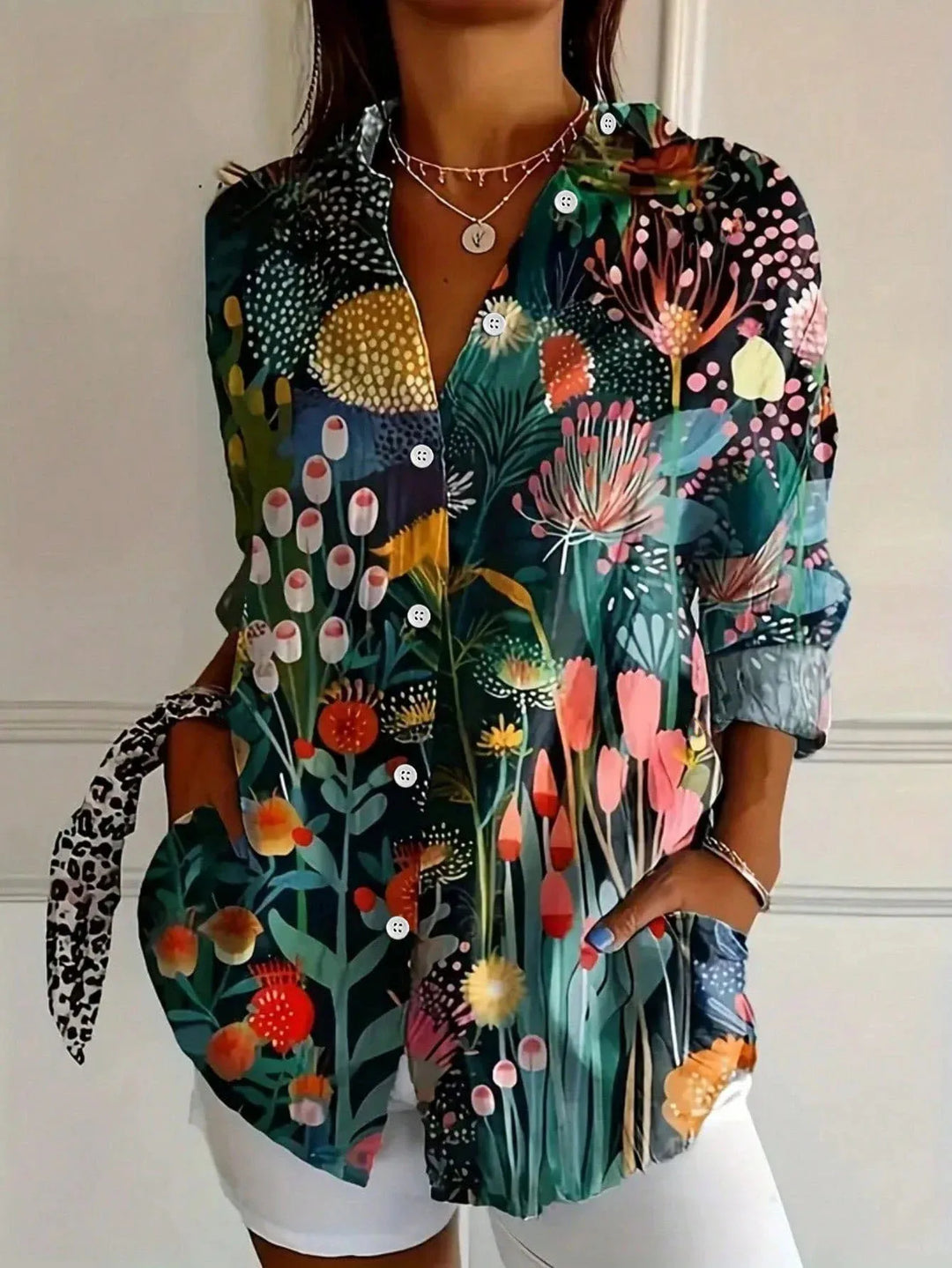 Nina | Blouse with a colourful print