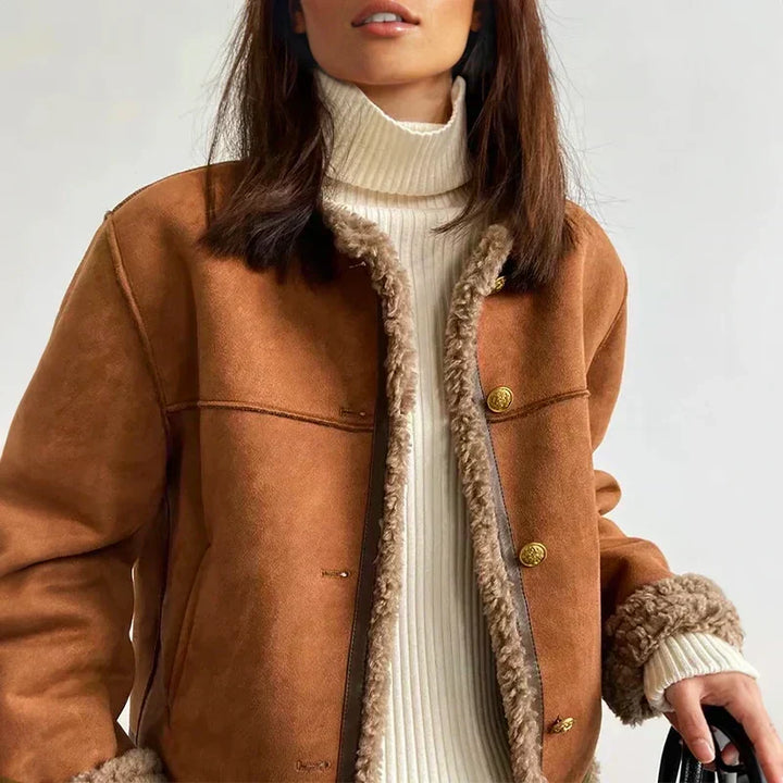 Isabeau | Women's Genuine Sheepskin Buttoned Jacket
