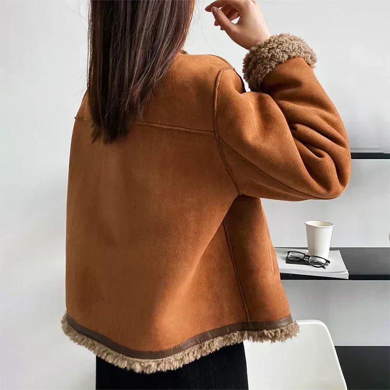 Isabeau | Women's Genuine Sheepskin Buttoned Jacket